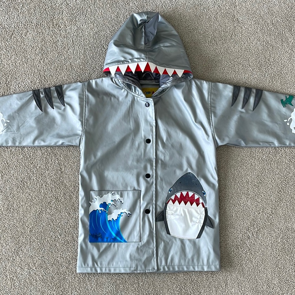 Kidorable Shark Raincoat size 4/5